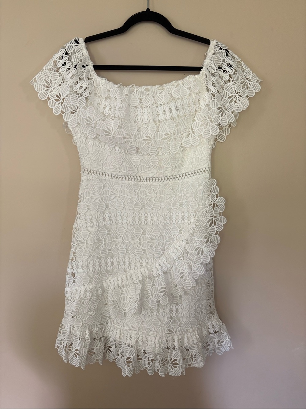 Lulus White Lace Eyelet Ruffled Mini Dress Women’s Size Medium Bridal Shower